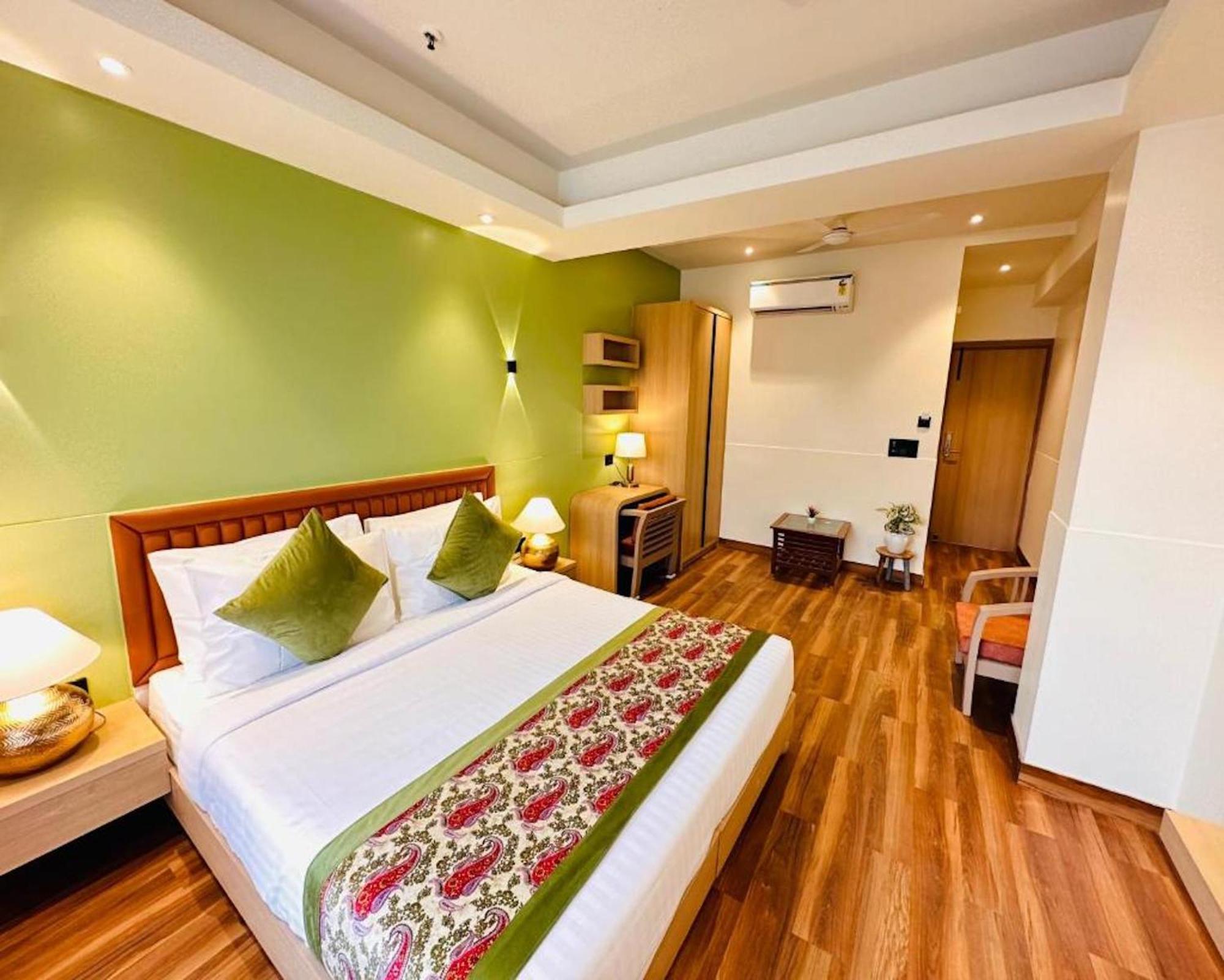 Crown Hotel Agra Near Taj Mahal Esterno foto