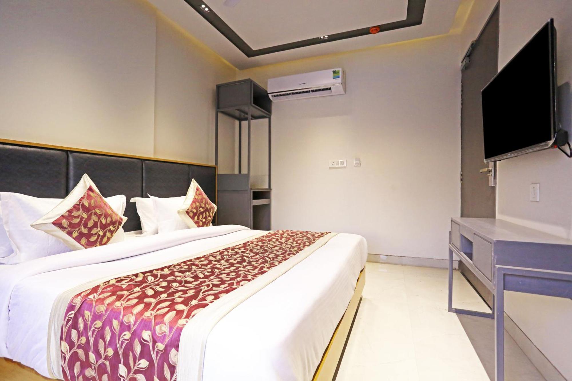 Crown Hotel Agra Near Taj Mahal Esterno foto