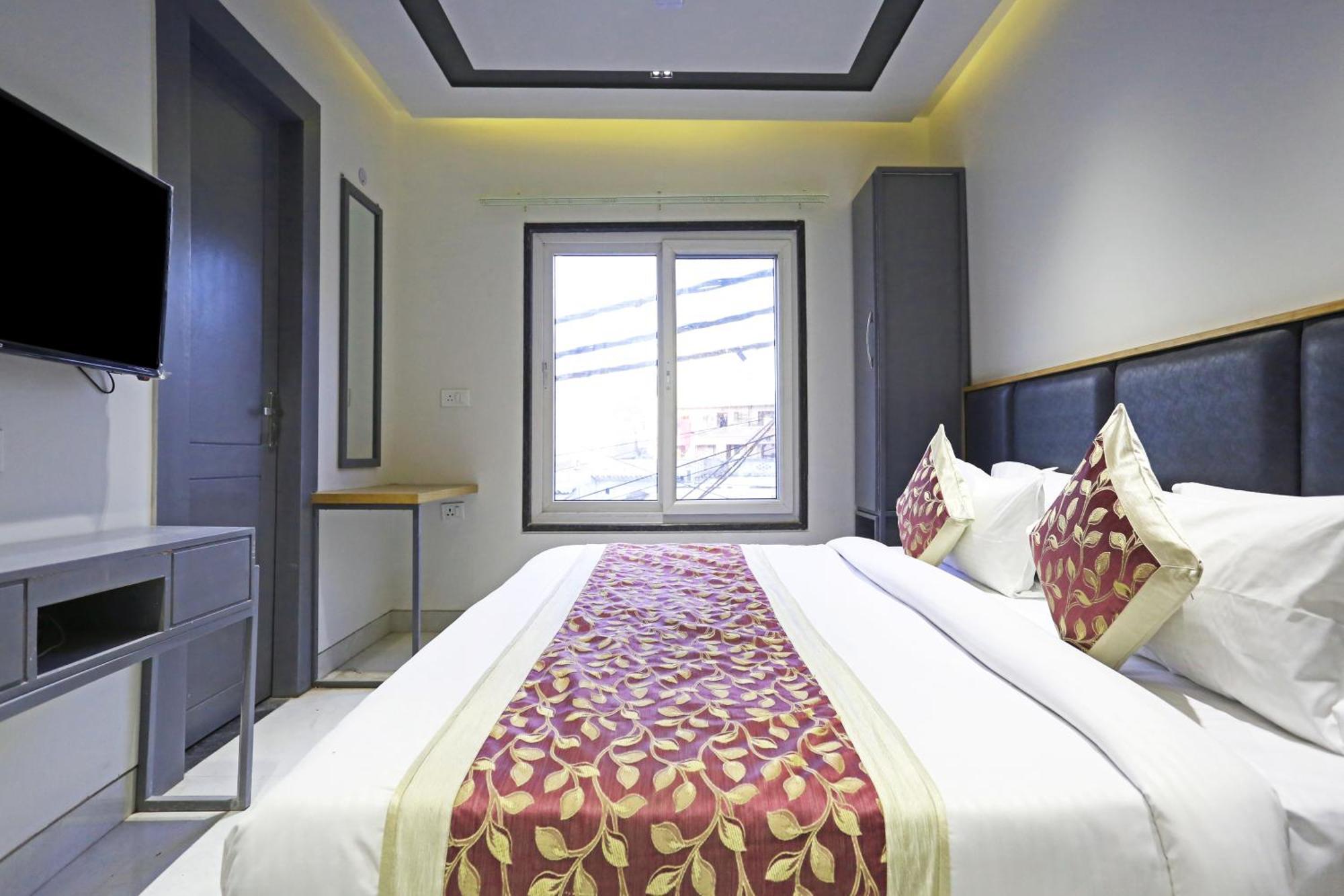 Crown Hotel Agra Near Taj Mahal Esterno foto