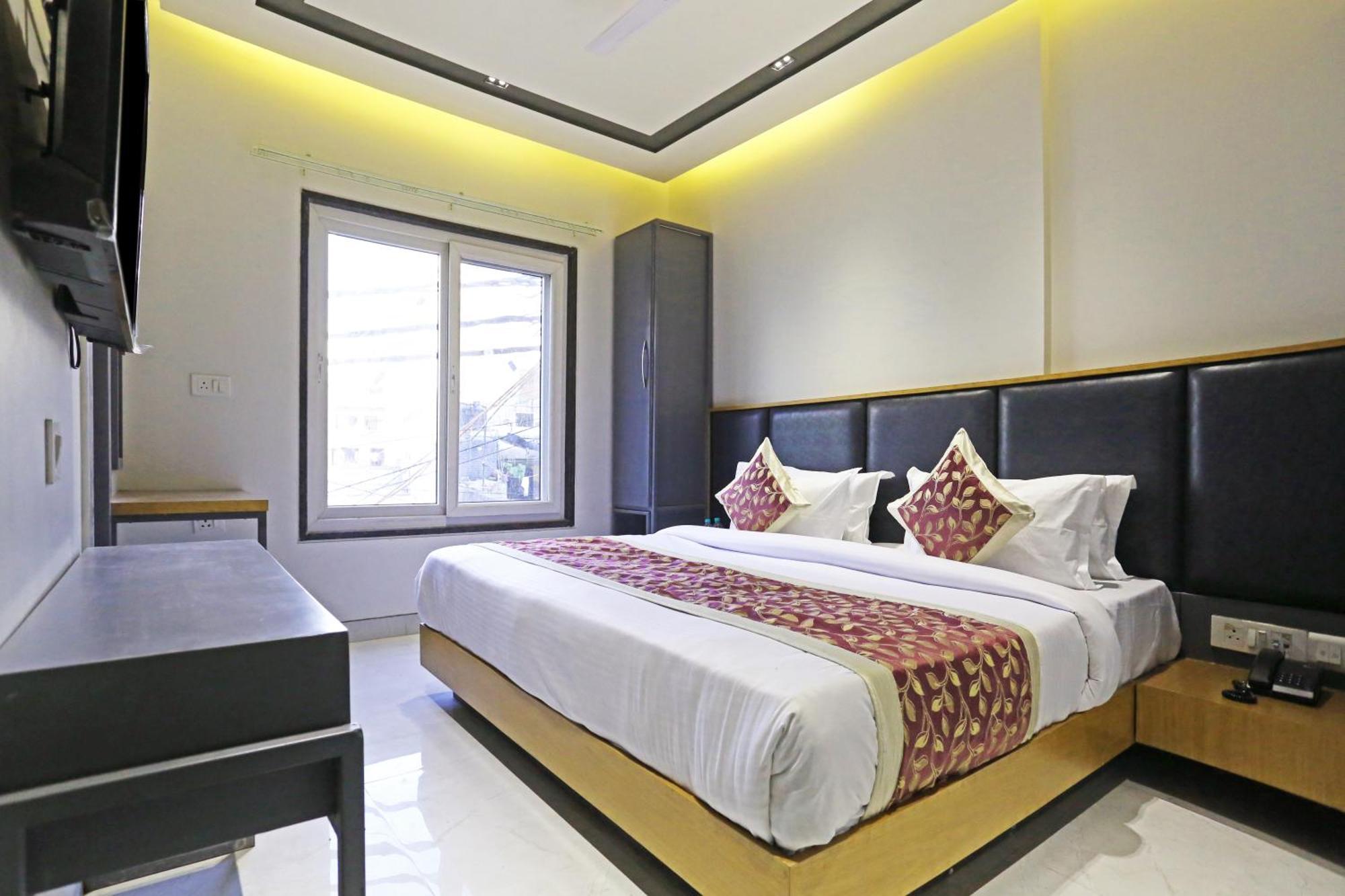 Crown Hotel Agra Near Taj Mahal Esterno foto