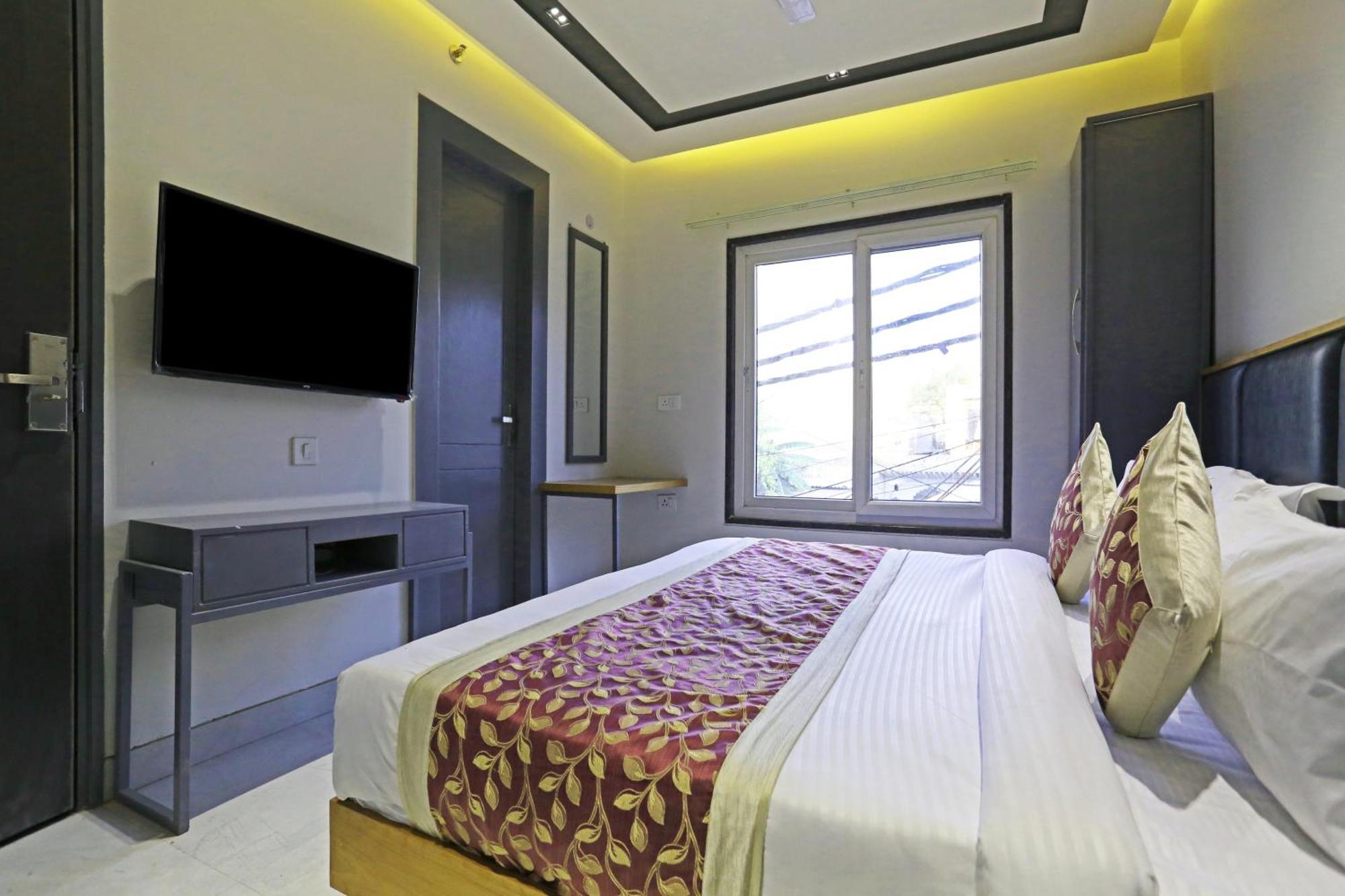 Crown Hotel Agra Near Taj Mahal Esterno foto